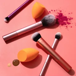 REAL TECHNIQUES - Everyday Essentials Kit Set de Pinceaux & 2 Éponges