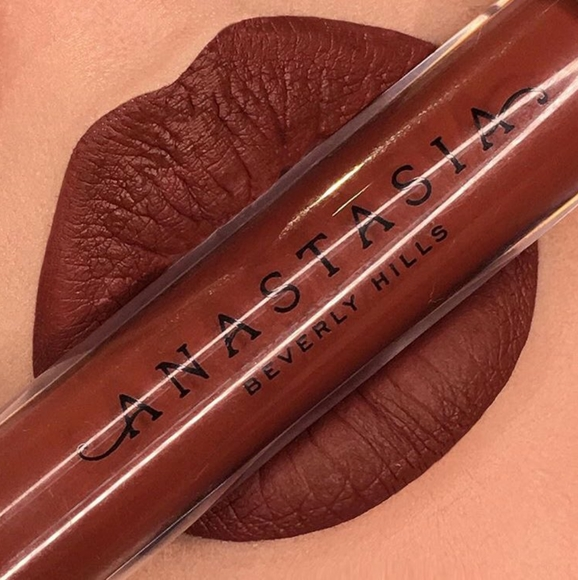 ANASTASIA-BEVERLY-HILLS-rouge-a-levres-liquide-matte-taboo-1.webp