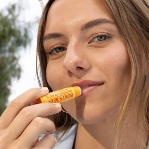 BURT'S BEES – Beeswax Lip Balm Baume à Lèvres à la Cire d’Abeille et Vitamine E