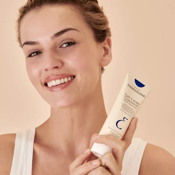EMBRYOLISSE-–-Creme-Lait-Concentre-Soin-Hydratant-Nutritif-5.webp