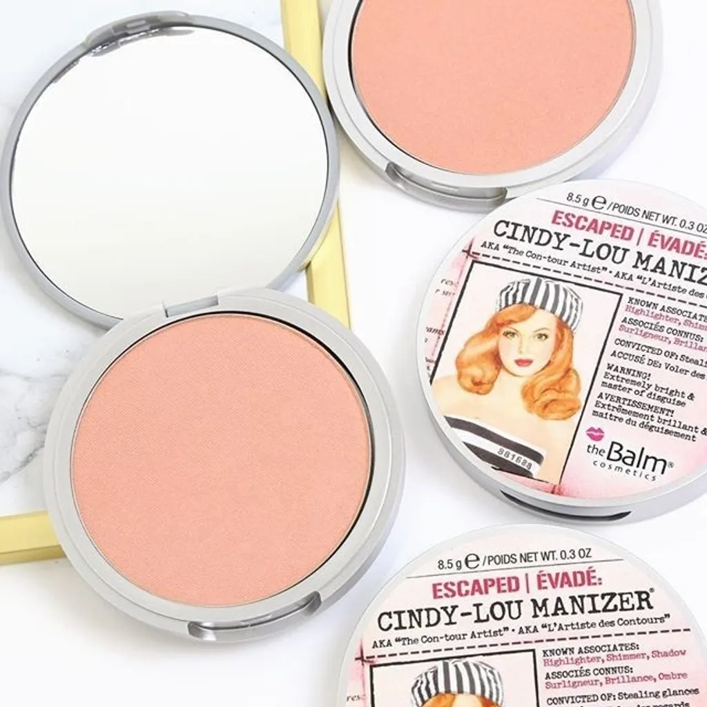 THE BALM - Cindy-Lou Manizer Highlighter Enlumineur 3